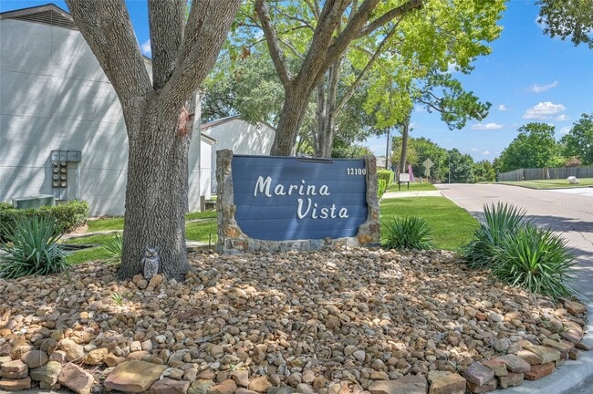 Building Photo - 12100 Melville Dr Unit 403D
