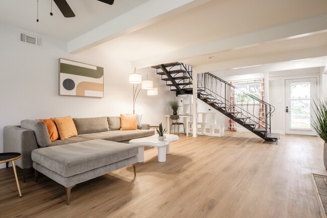 Photo - 7971 Hanford Way