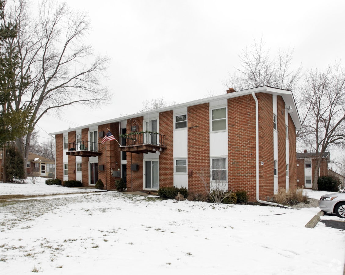 Photo - 1098 Byron St Apartments