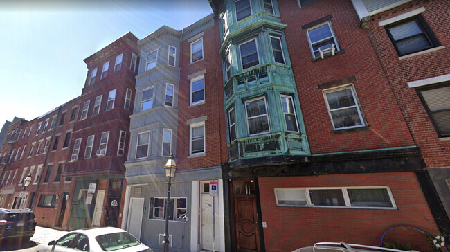 Building Photo - 92 Endicott St Unit 92 Endicott St. Rental