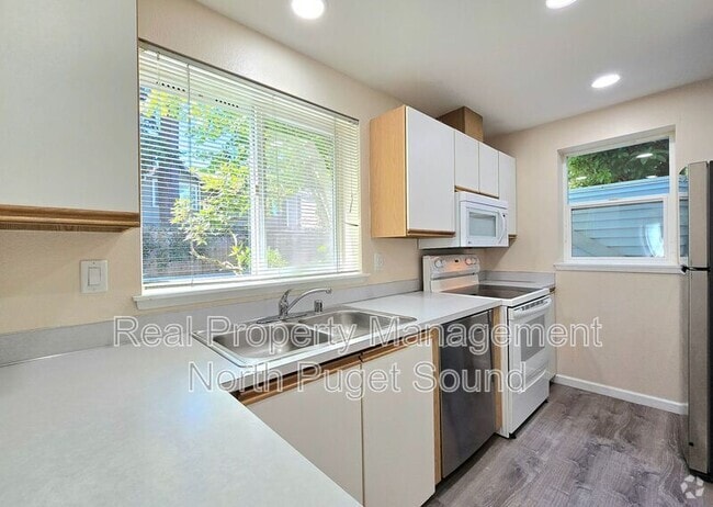 Building Photo - 7017 210th St SW Unit 2 Rental