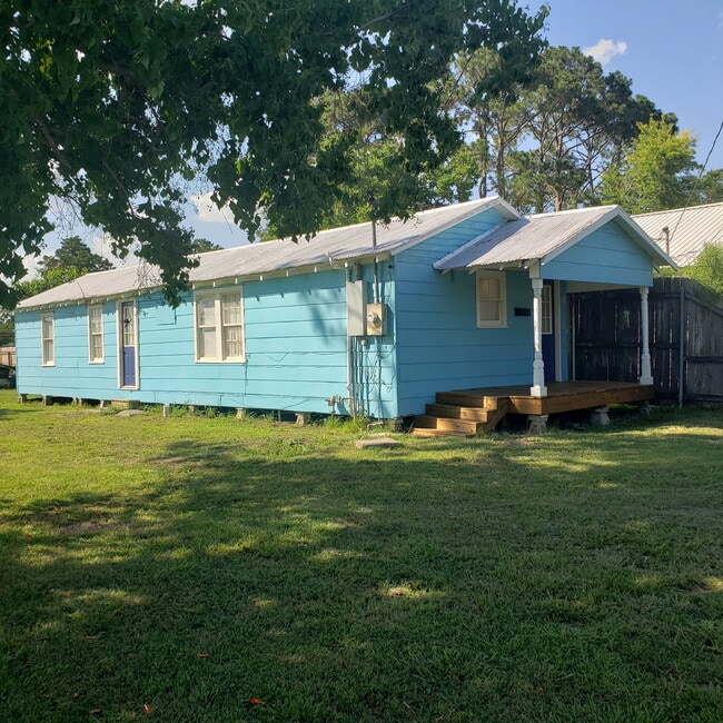 Photo - 914 Landry St