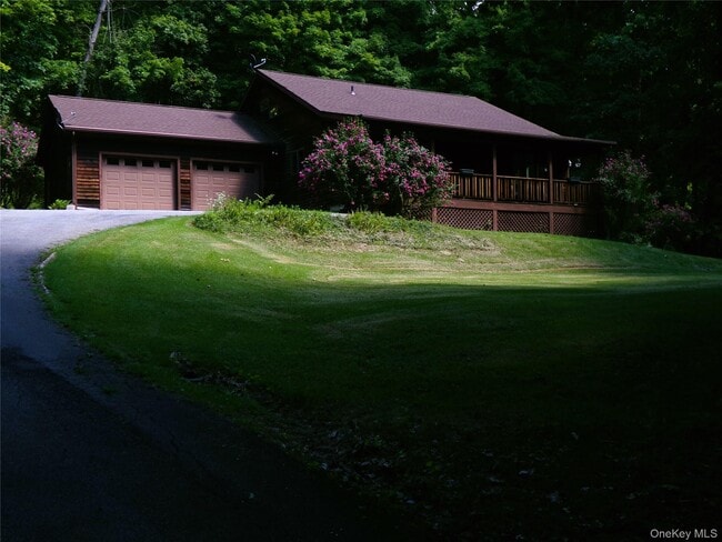 Photo - 449 White Schoolhouse Rd