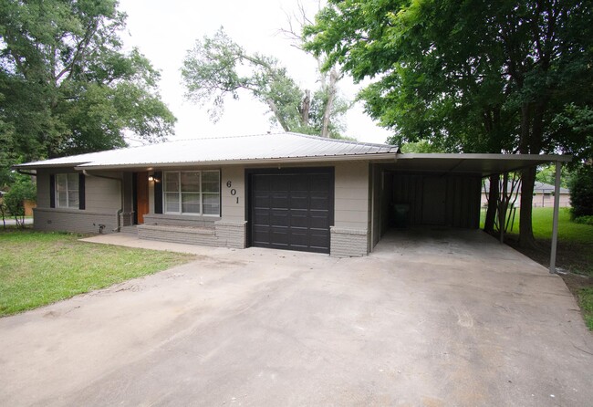 Photo - 601 Atlow Dr