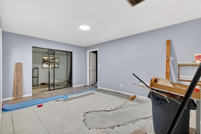 Photo - 260 13th St N