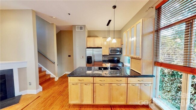 Photo - 2062 Atherton Heights Ln