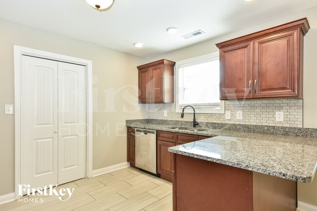 1045 Rushmore Rd