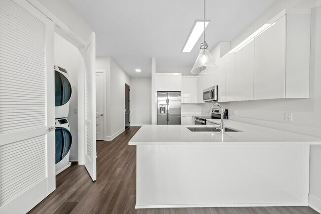 Photo - 121 34th St Unit 415