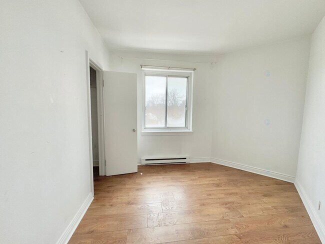 Photo - 341 Bd Graham