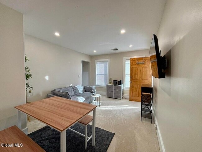 Photo - 130 Woodlawn Ave