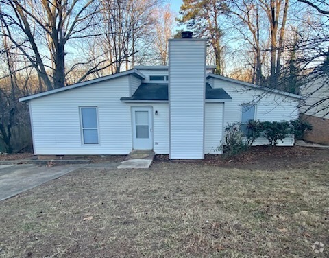 Building Photo - Newly renovated two-bedroom home in Charlotte