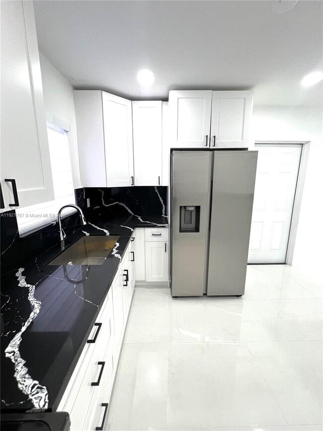 Photo - 651 SW 67th Ave