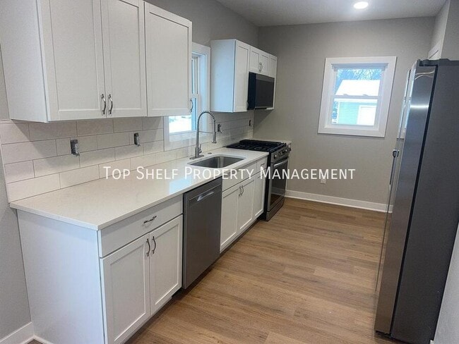 Photo - 120 6th St
