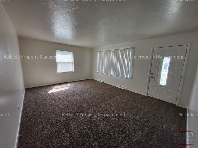 Photo - 995 Austin Ave