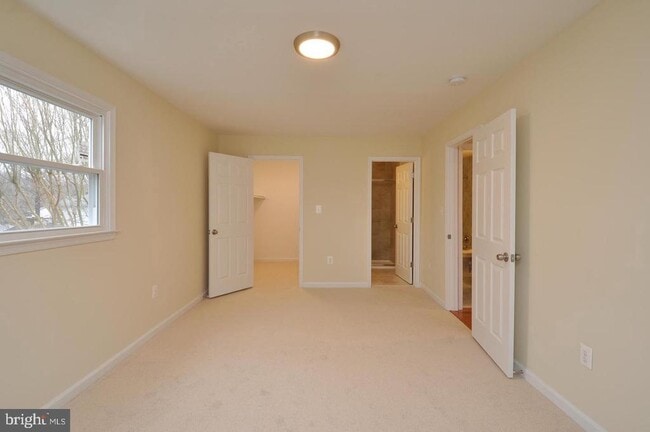 Photo - 14006 Mapledale Ave