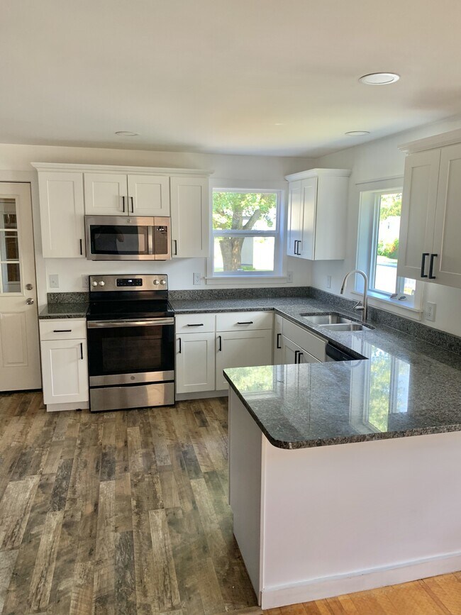 Photo - 1374 State St