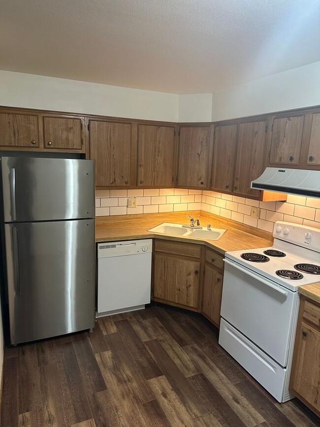Photo - Immaculate Updated 2 Bedroom with 1 Bath