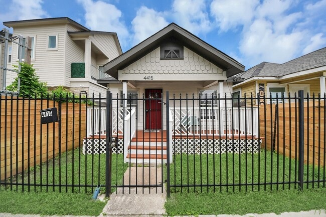 Photo - 4415 Hershe St