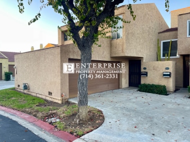 Building Photo - 3 BR Townhome in Yorba Linda Knolls | Upgraded & Move-In Ready