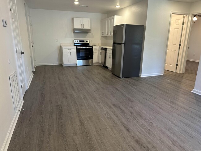 Photo - 8 Hiland Pl