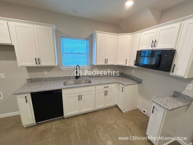 Photo - 671 Pearce St