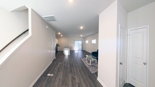 Photo - 916 Drake Grove Ln