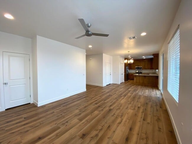 Photo - 438 N Stone Mountain Dr Unit A