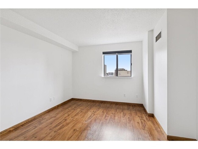 Photo - 78 10th St E Unit 806