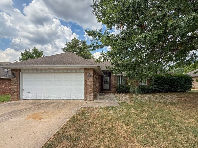 Building Photo - 2155 E Cragmont St