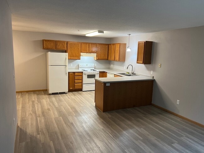 Building Photo - 431 Central AVE W Rental