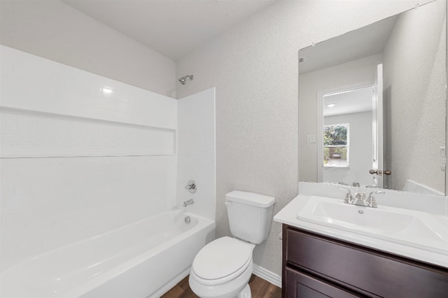 Photo - 2408 McKenzie Ave Unidad B