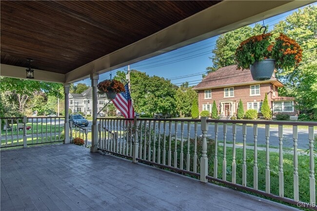 Photo - 622 Holcomb St