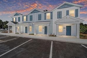 Photo - Stylish College Park Townhome with Dual En-Suites, Available now $1,600. Unidad 21