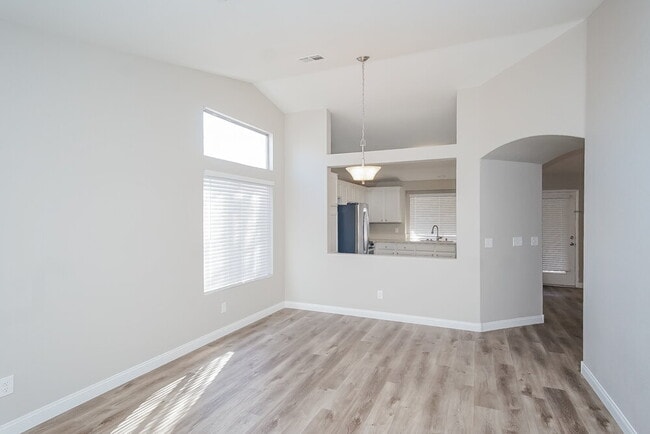 Photo - 707 Heritage Point Dr