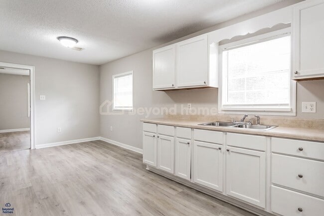 Photo - 1421 26th Ave N