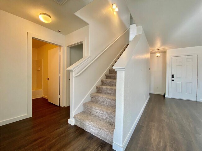 6608 Ferrystone Pass