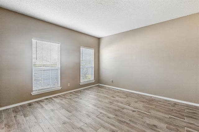 Photo - 2 Rivercrest Ct