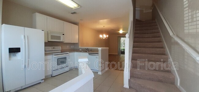 Photo - 800 Shropshire Loop