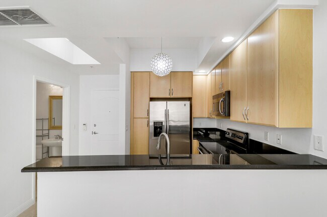 Photo - 801 S Olive Ave Unidad 1523