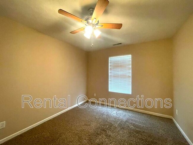 Photo - 1004 N Radcliffe St Unit B