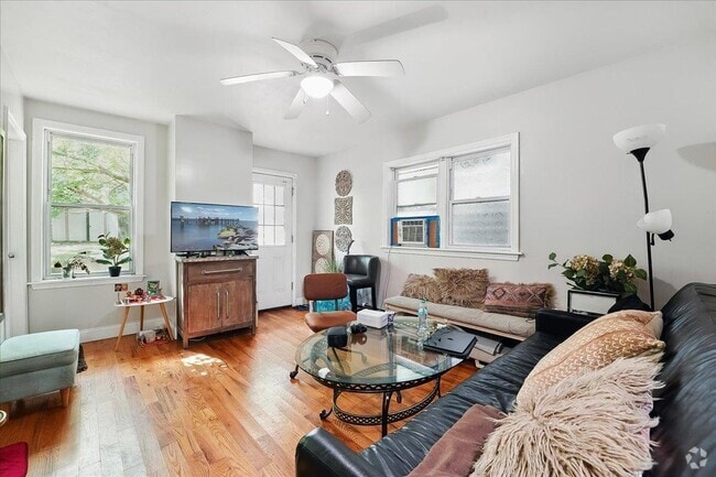 Building Photo - 675 Summit Ave Unit 1 Rental