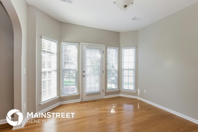 Photo - 2405 Carmathen Rd