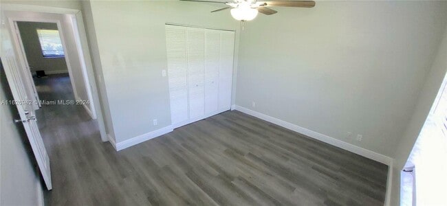 Photo - 8001 NW 72nd St
