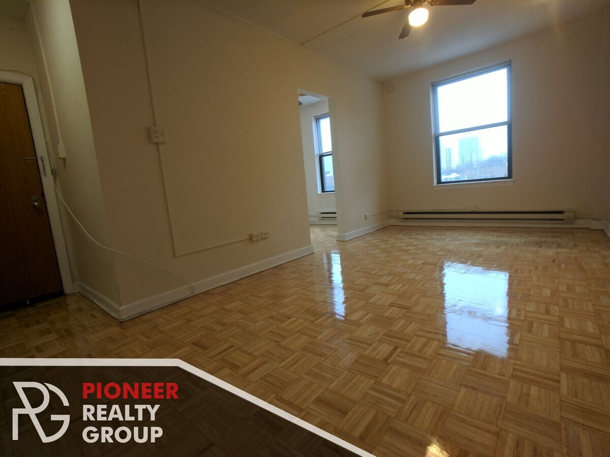 Photo - 505 W Belmont Ave Apartamentos