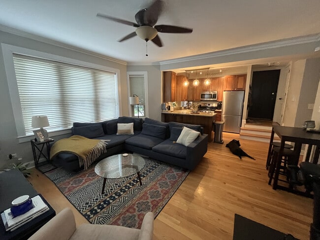 Photo - 4901 N Leavitt St Unit 1B