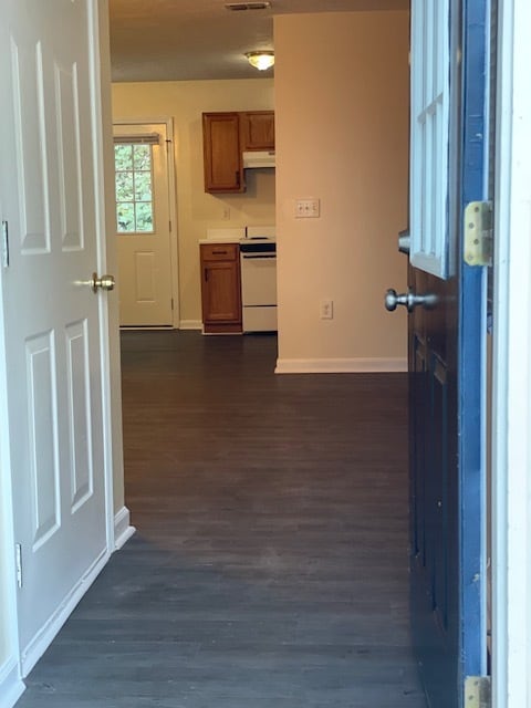 entry - 209 E Wilson St