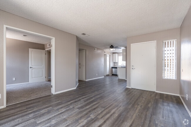3BR, 2BA - 1,033SF - Living Room