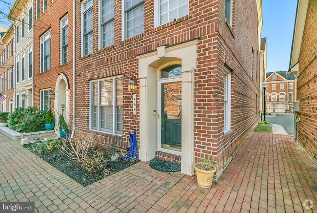 Building Photo - 468 Ferdinand Day Dr Rental