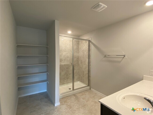 Building Photo - 9605 Murandy Dr Rental