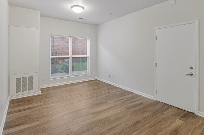 Dundee Place Apartments